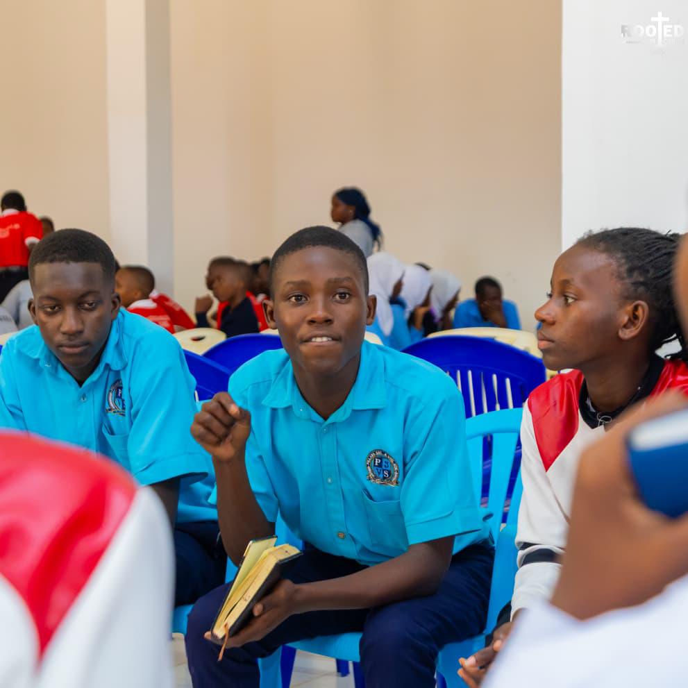 Bible Union student sharing during a discussion circle